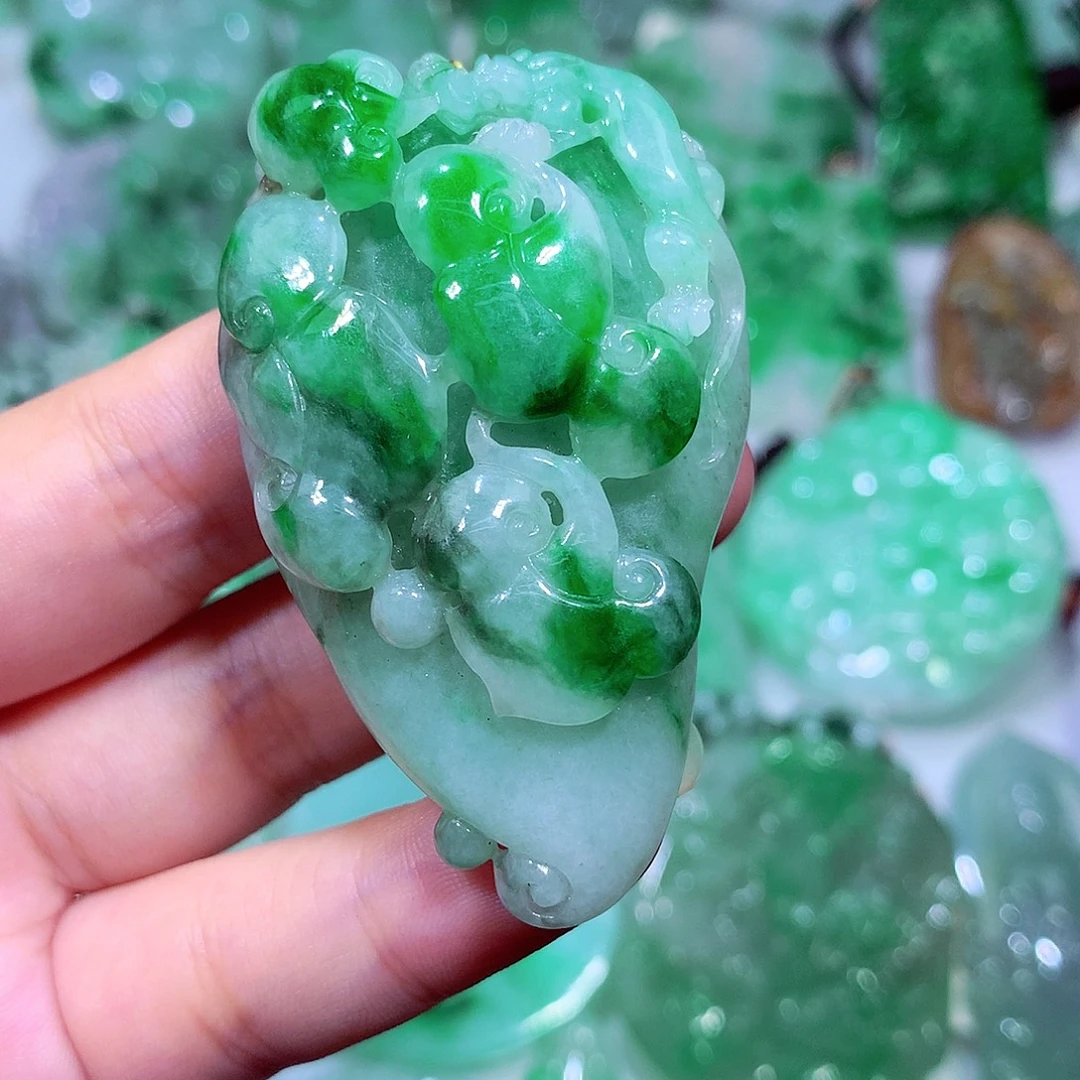 吊坠(不含链)未镶嵌翡翠