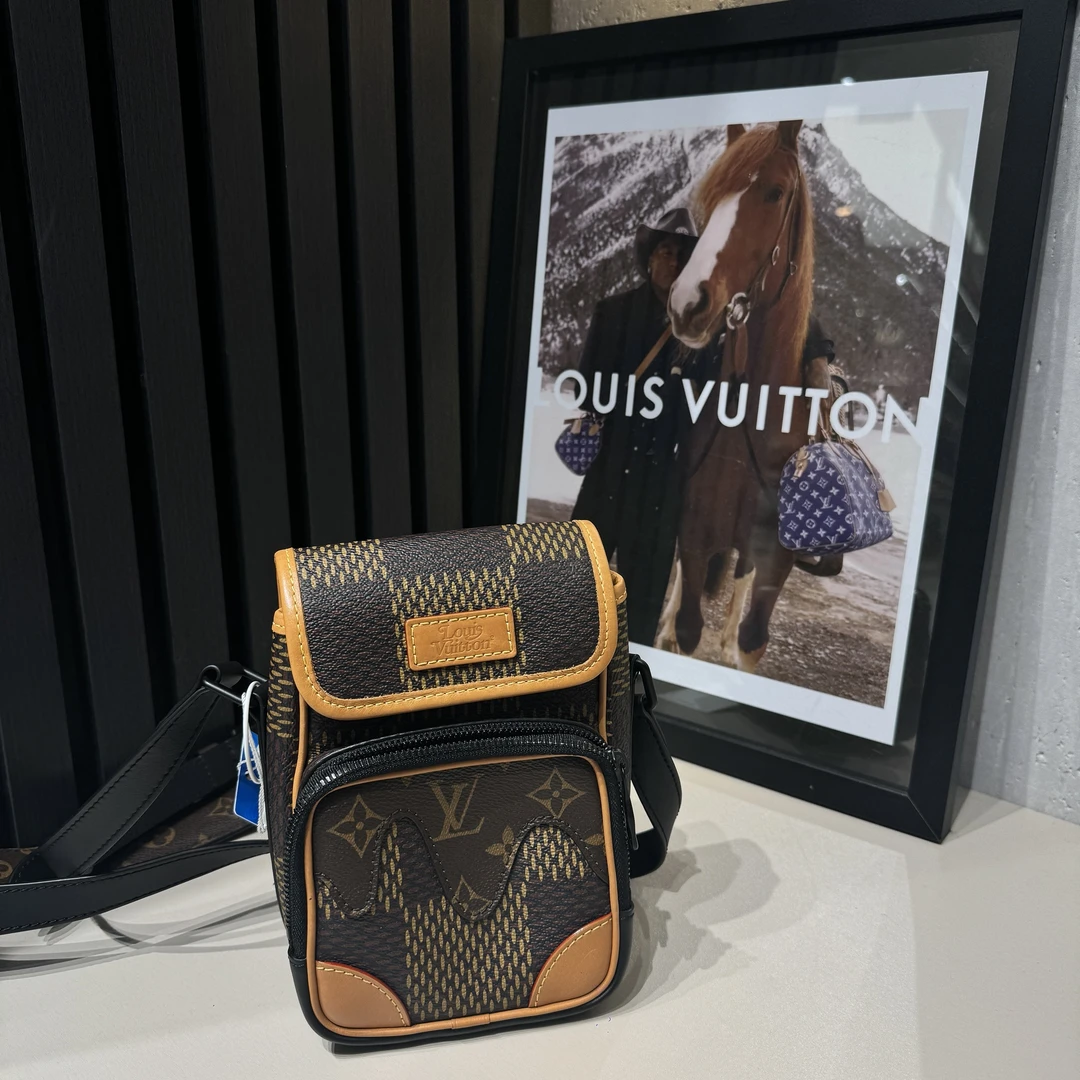 95新 LouisVuitton/路易威登 98新17050187 老花NIGO联名相机包
