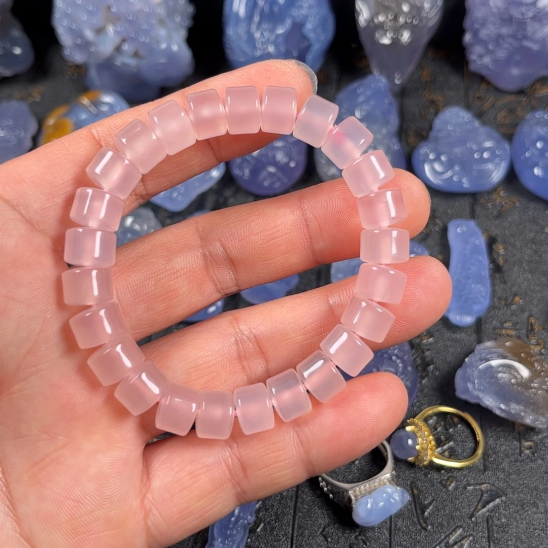 玛瑙/玉髓颈饰未镶嵌狮*?粉玛瑙手链