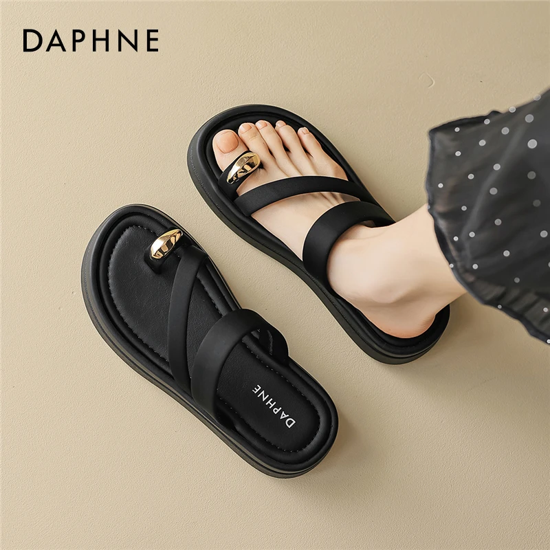 达芙妮夹趾拖鞋女秋冬外穿2025新款爆黑色法式厚底海边沙滩凉鞋爆