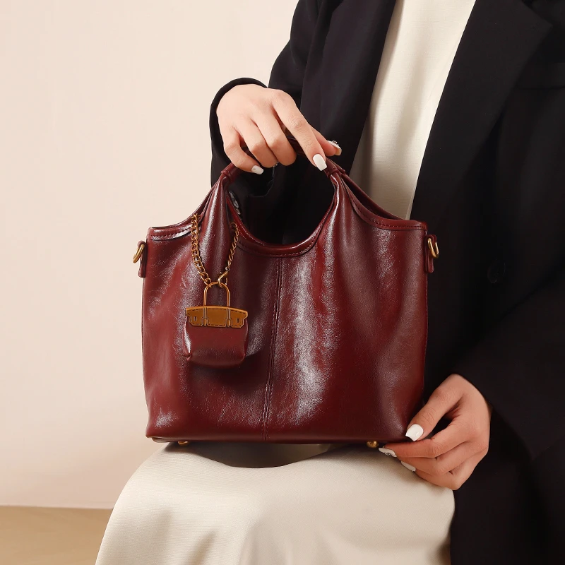 2025新款红色新娘结婚包复古小众手提水桶子母包包女斜挎包菜篮子