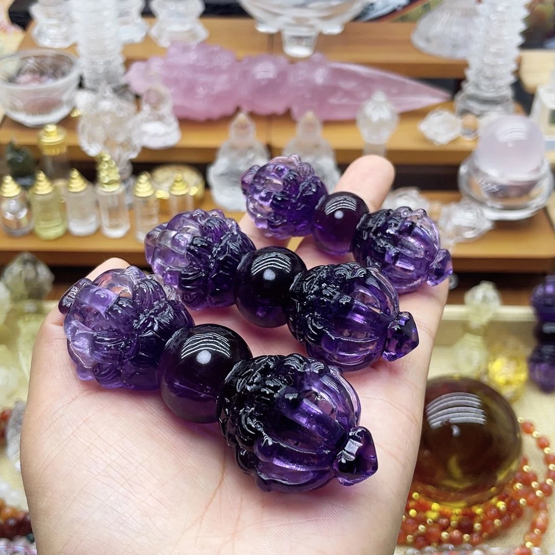 未镶嵌颈饰水晶行**道摆件