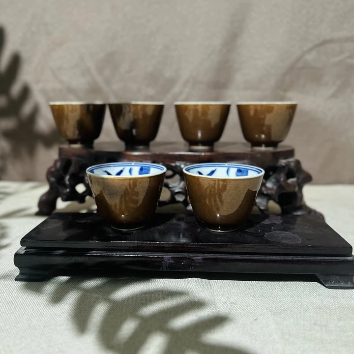 景德镇瓷 酱釉青花杯