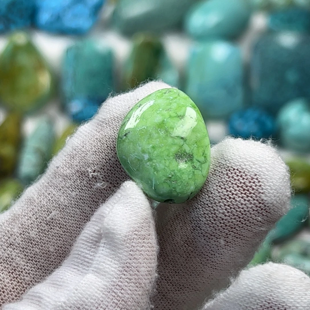 绿松石未镶嵌珠宝奇石