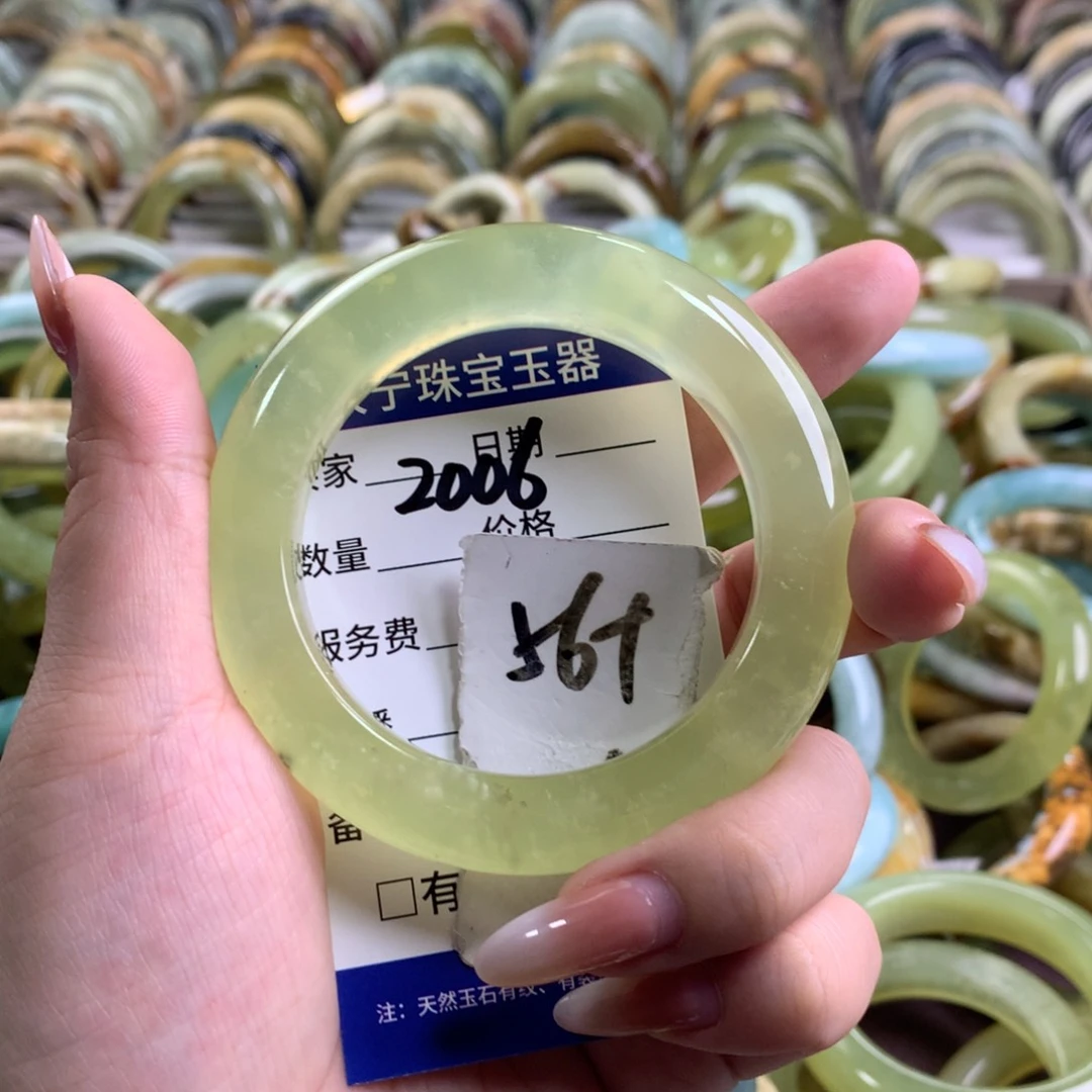 蛇纹石玉未镶嵌手镯2006