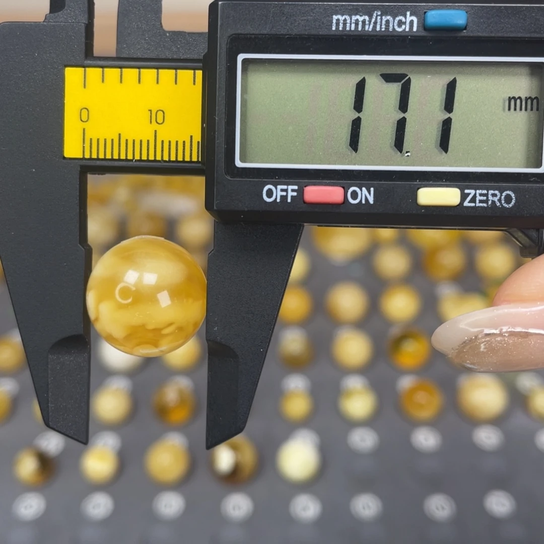 琥珀未镶嵌裸石68