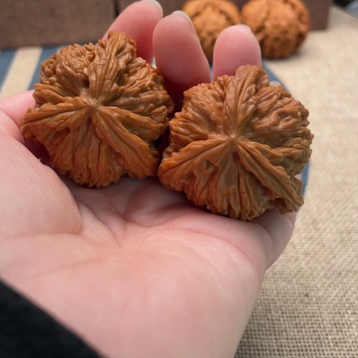 春***来银S925白狮子核桃