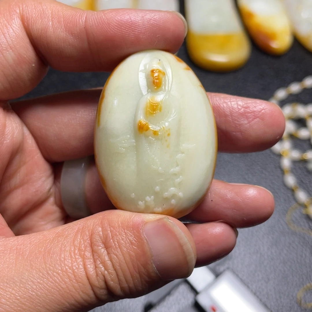 和田玉未镶嵌颈饰