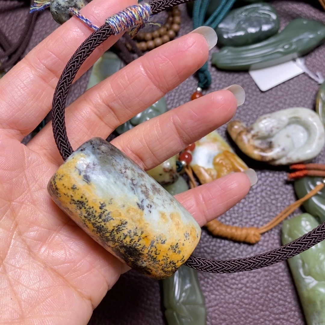 岫岩河磨玉（透闪石质玉）无未镶嵌哆**梦