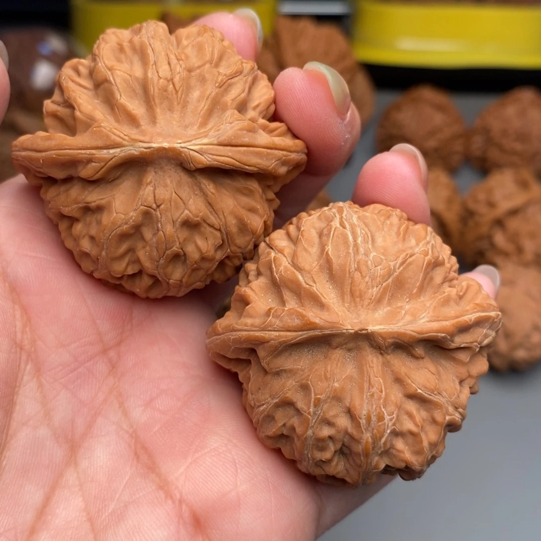 木质类文玩核桃宫灯一对