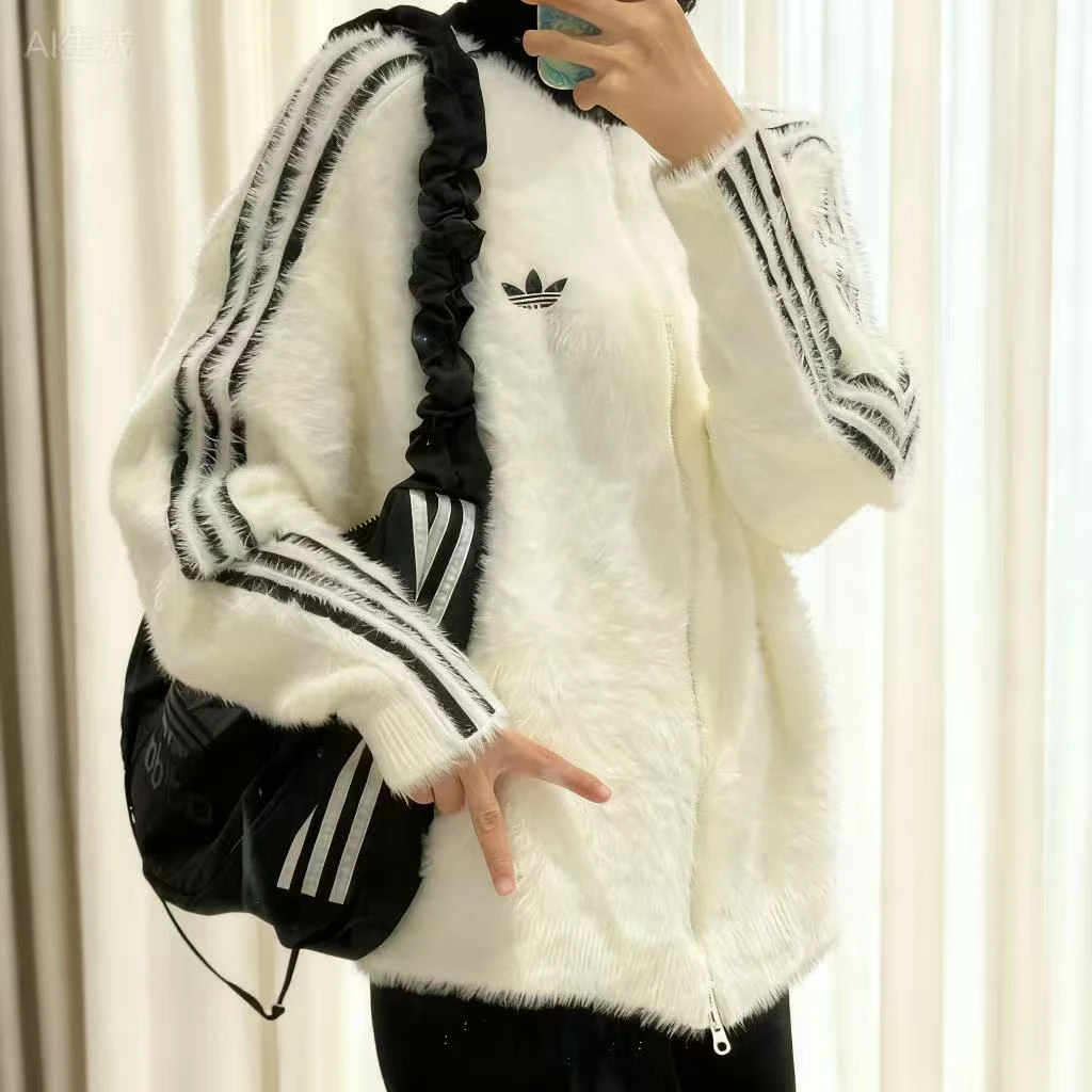 配Adidas三叶草简约舒适柔软宽松拉链保暖夹克外套 KR5152