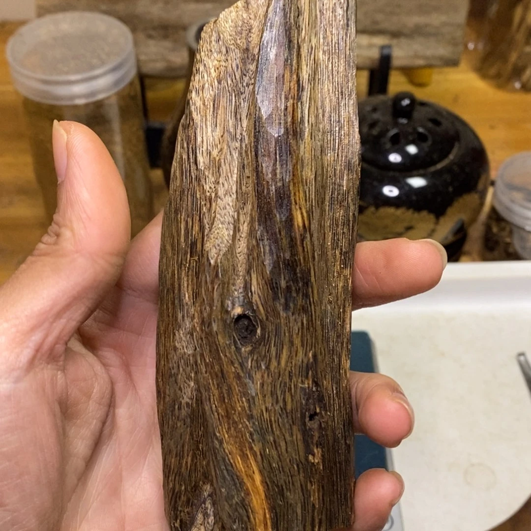 沉香高油香薰乌身81克