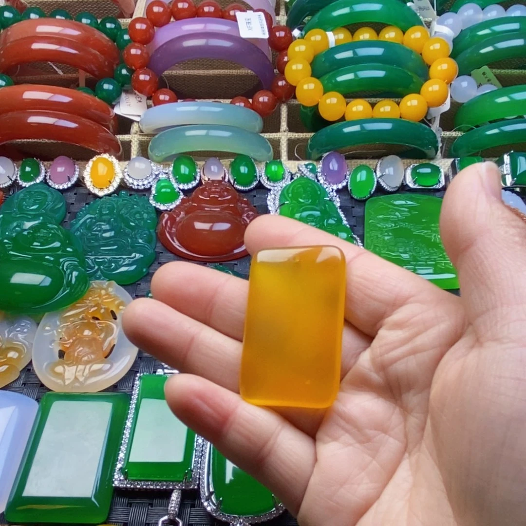 牧***人玛瑙/玉髓未镶嵌颈饰