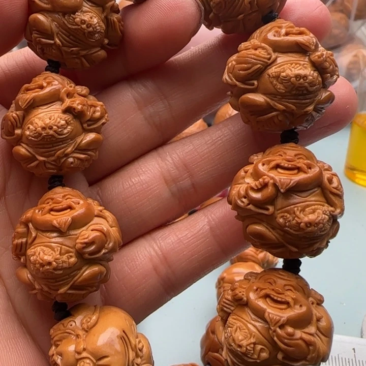 橄榄核手串雕刻工艺