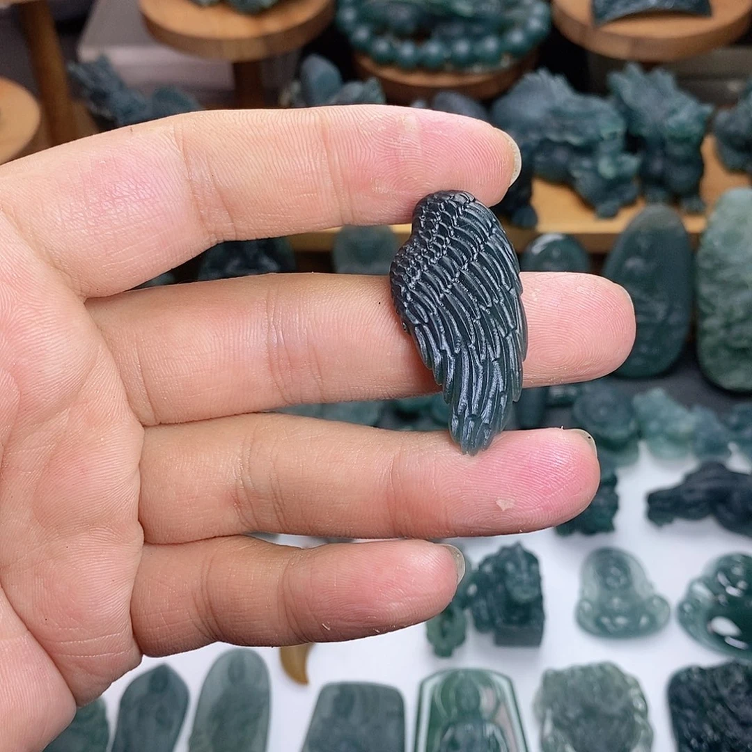 定制翡翠未镶嵌翅膀