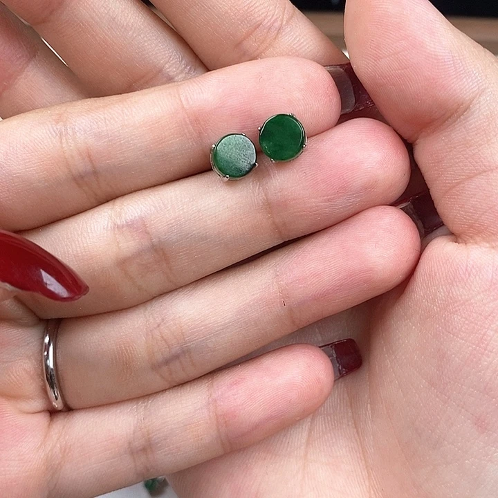 伊***…银S925镶嵌翡翠耳饰