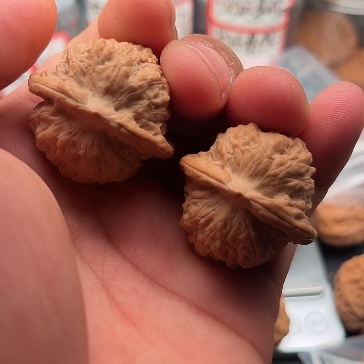 文玩核桃把件血麒麟36