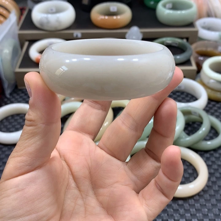 石英质玉手镯未镶嵌61