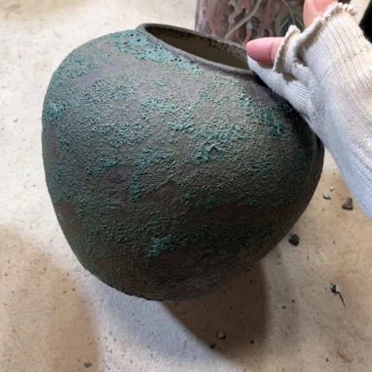 罐默认微瑕，有孔编号19-119