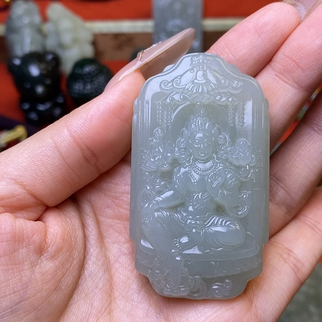 l***y和田玉未镶嵌颈饰