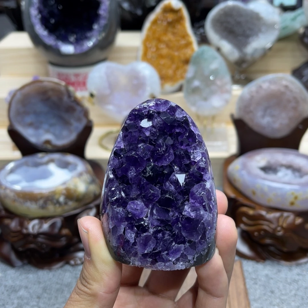 水晶大型摆件未镶嵌