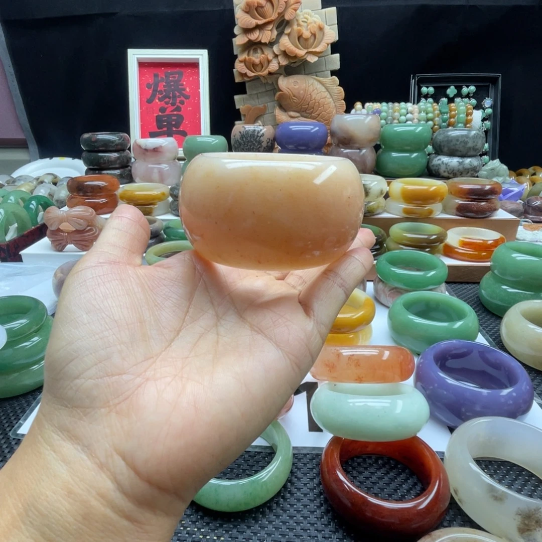 石英岩玉未镶嵌手镯