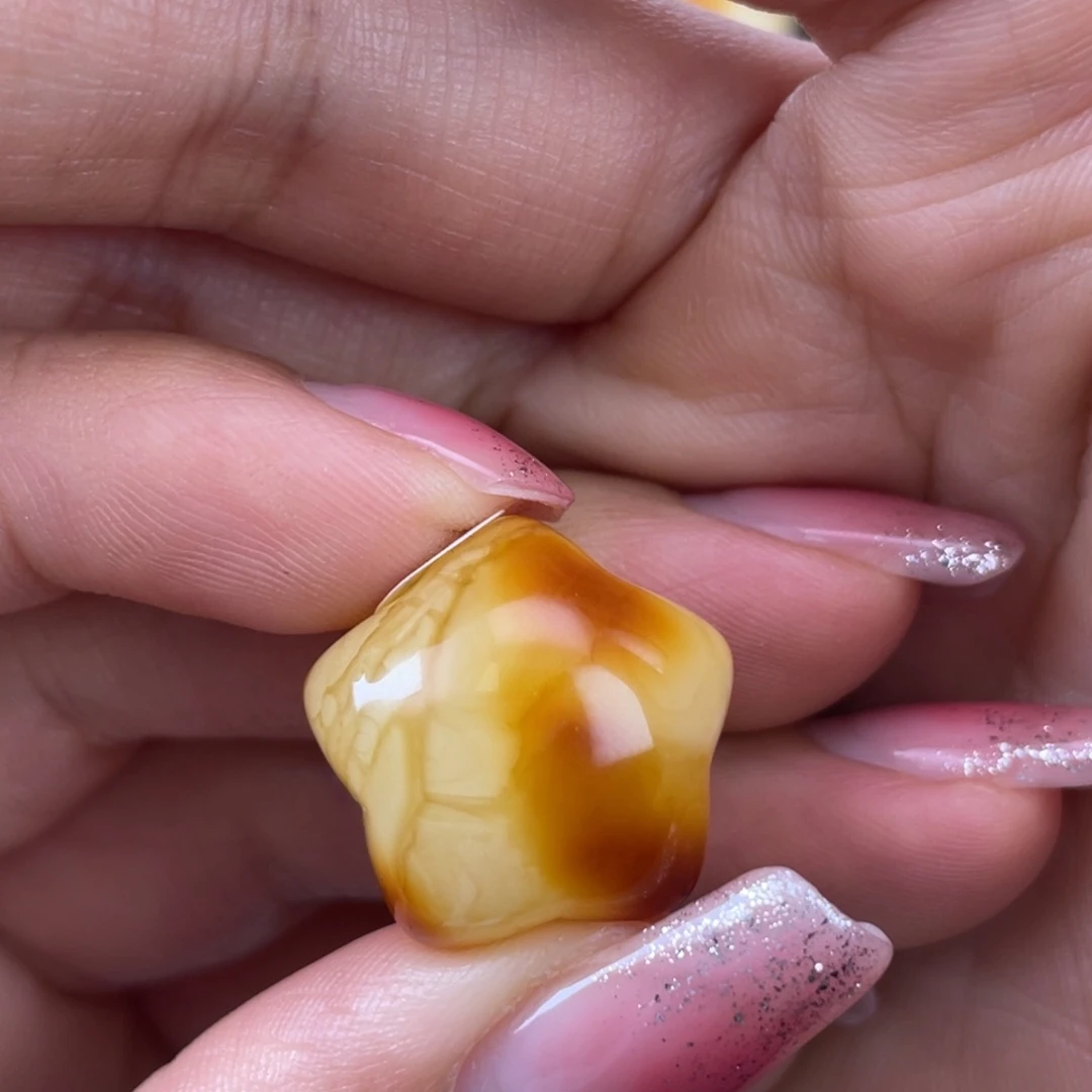 琥珀裸石未镶嵌蜜蜡
