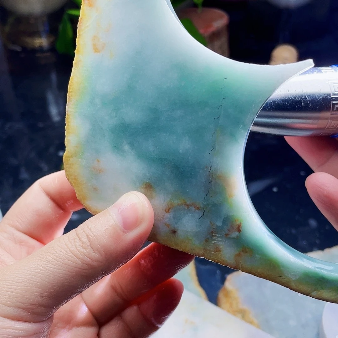 翡翠未镶嵌颈饰毛料12
