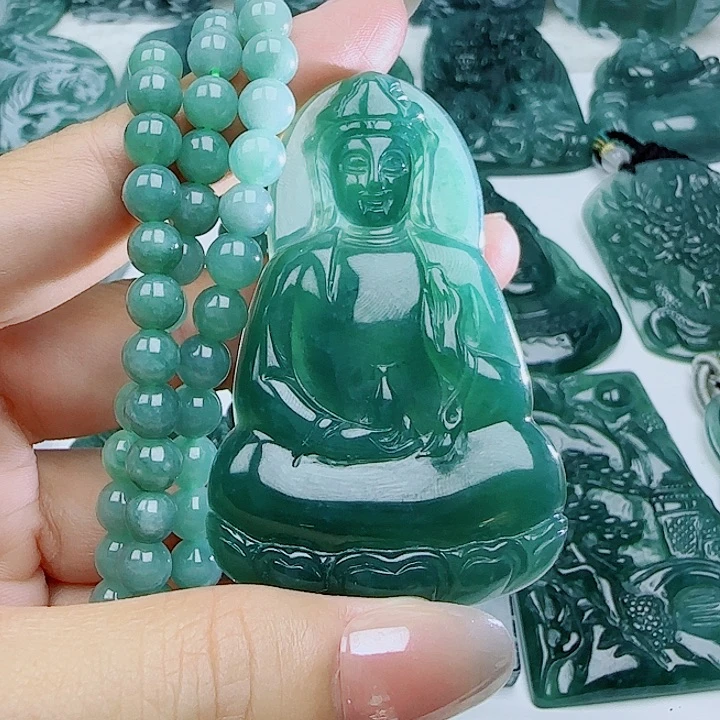 翡翠未镶嵌颈饰多样性发货天然的A货翡翠