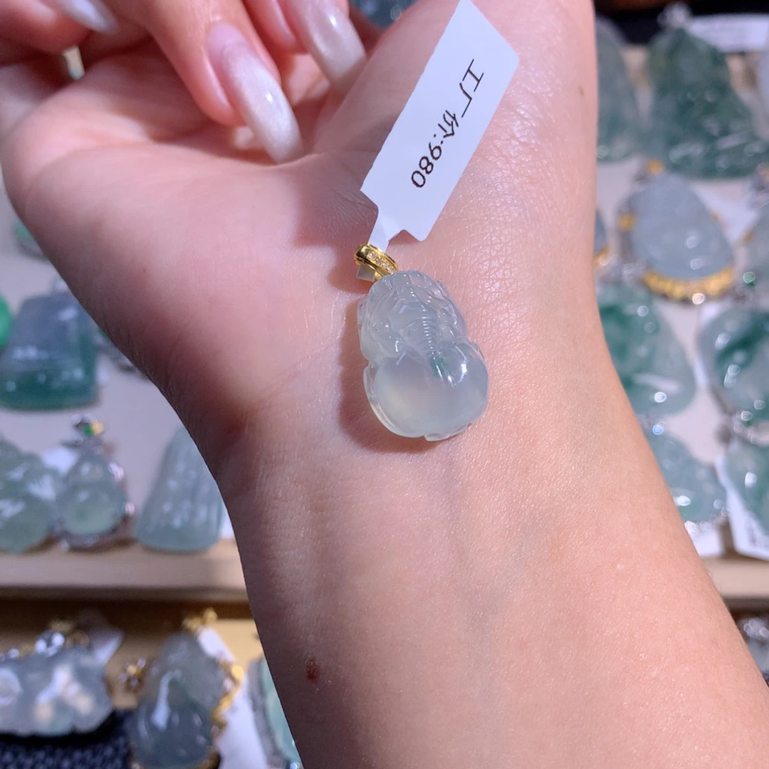 翡翠吊坠(不含链)18K金镶嵌