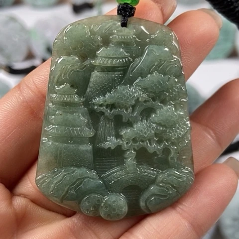 翡翠颈饰未镶嵌山水牌福利