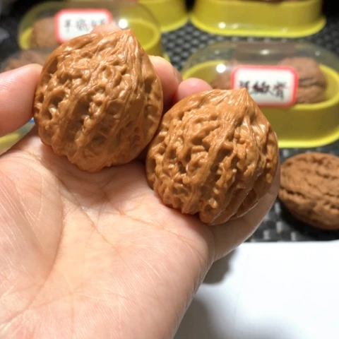 文玩核桃吊坠蜡皮鸡头