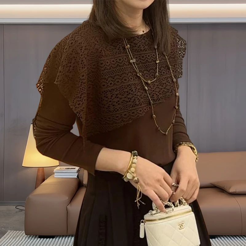 韩系设计感拼接镂空圆领T恤女早秋慵懒减龄离愁渐远渐无穷色上衣