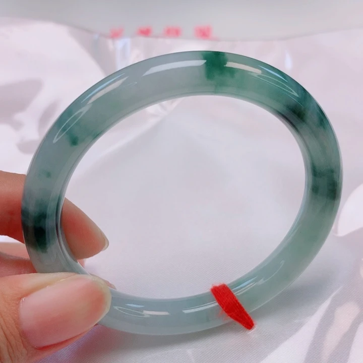 未镶嵌手镯（圆镯）翡翠