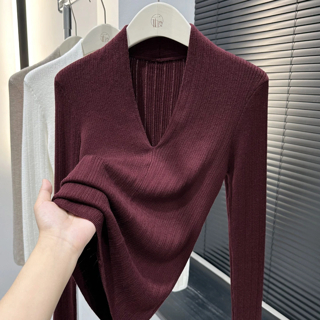 酒红色薄款针织打底衫女秋冬季新款长袖V领气质内搭洋气时尚上衣