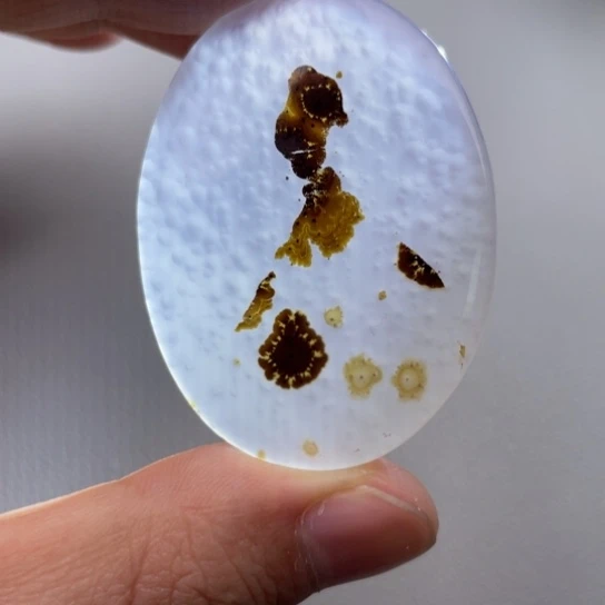 玛瑙/玉髓颈饰未镶嵌羽**缘