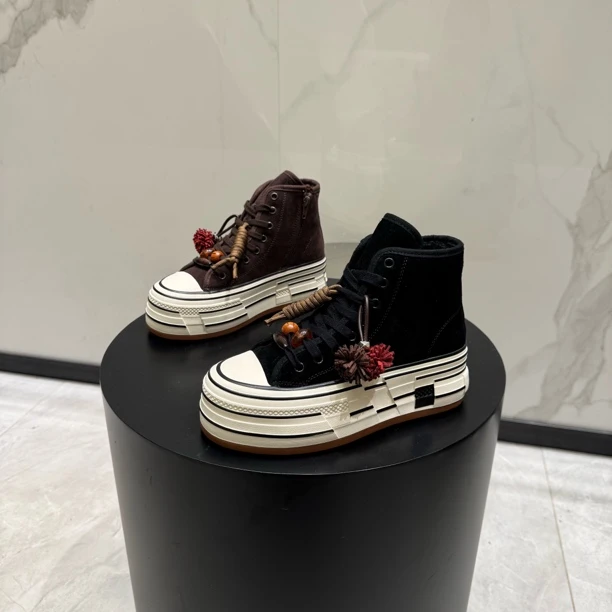 休闲风纯色小白鞋平跟高帮休闲鞋通用高跟时尚百搭真皮复古厚底