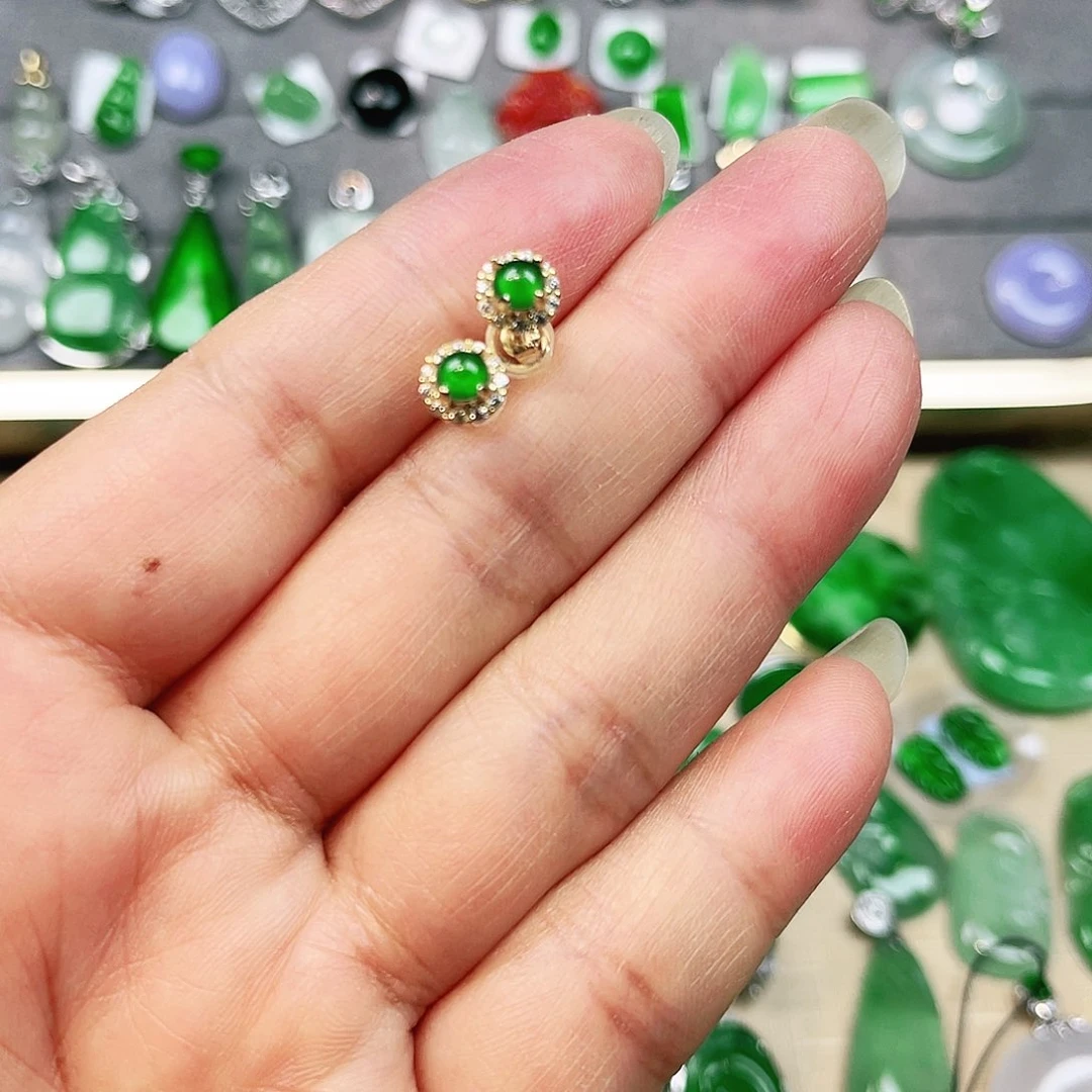 翡翠颈饰未镶嵌裸石