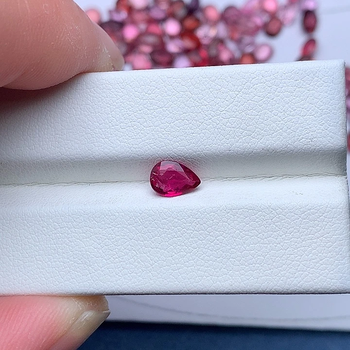 碧玺未镶嵌珠宝半成品0.60克拉