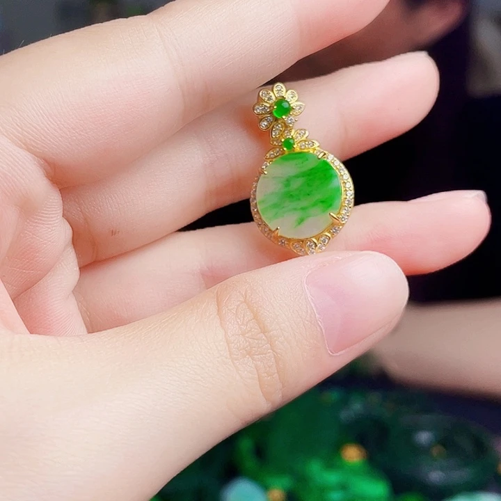 翡翠银S925镶嵌颈饰多样性