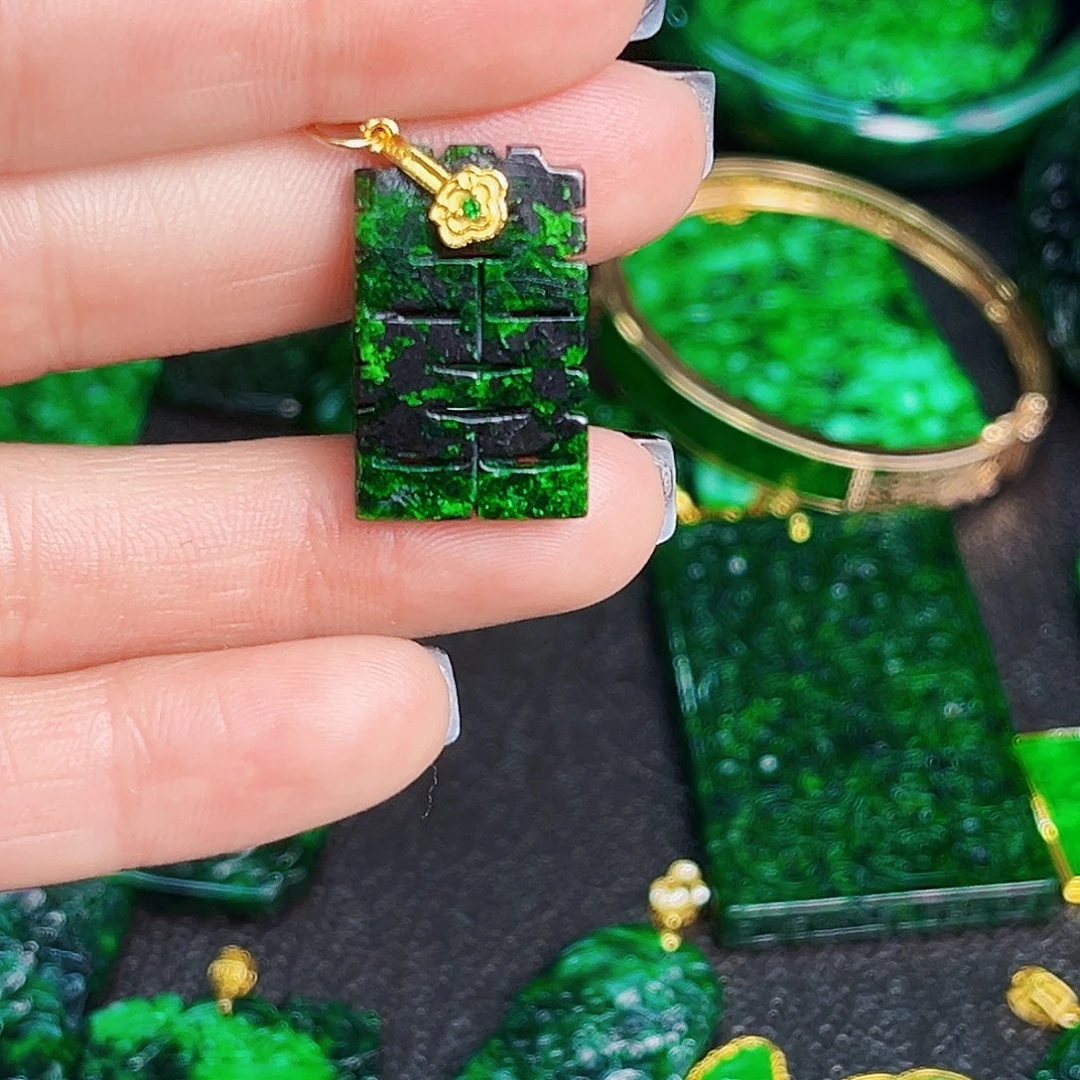 颈饰银S925镶嵌翡翠多样性