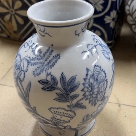 瓷片瓷片瑕疵不退不换，介意不拍