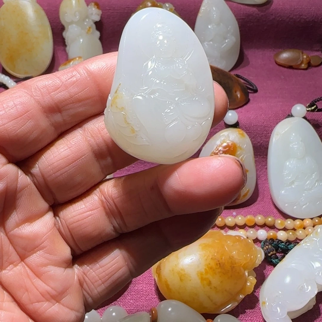 和田玉颈饰未镶嵌天*