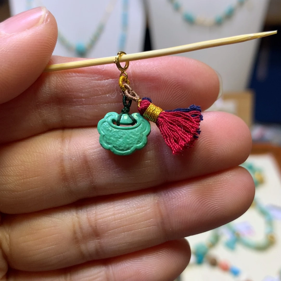 绿松石18K金镶嵌挂件