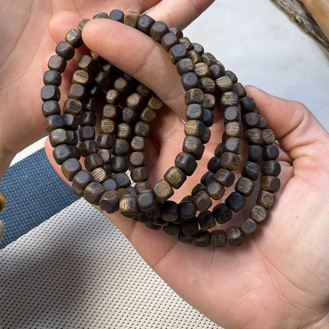 沉香手串绿奇0.6单圈多样性发1条