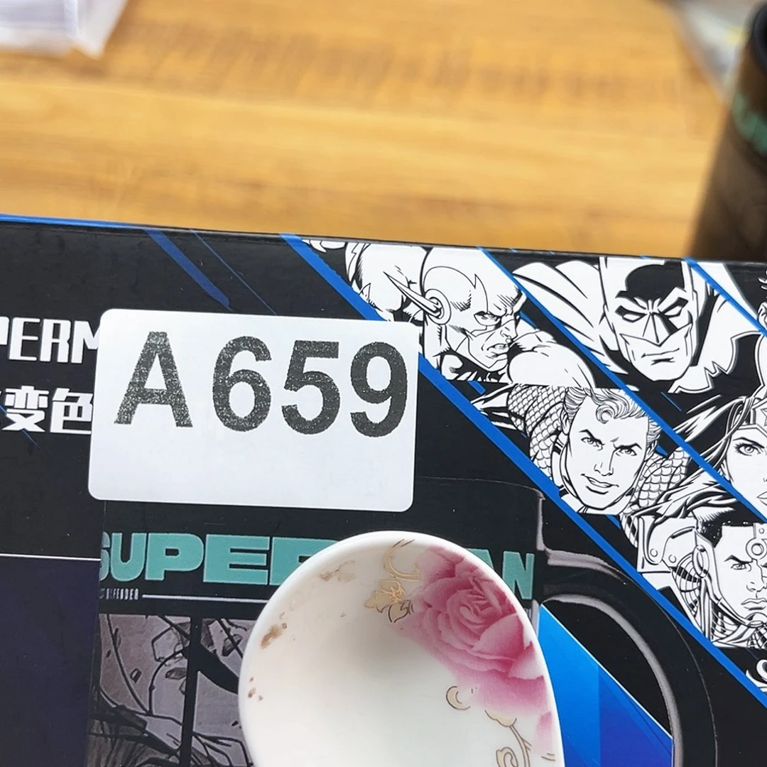 摆件发一个超级英雄……………………………