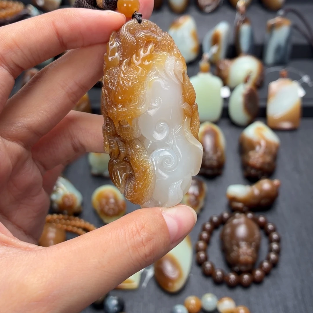 和田玉未镶嵌颈饰