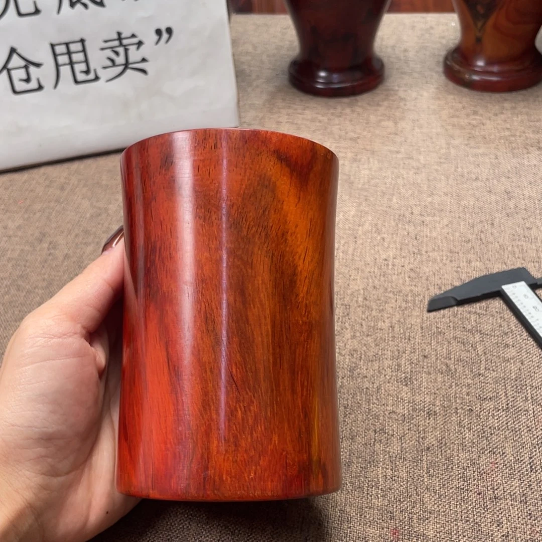 交趾黄檀（大红酸枝）笔筒