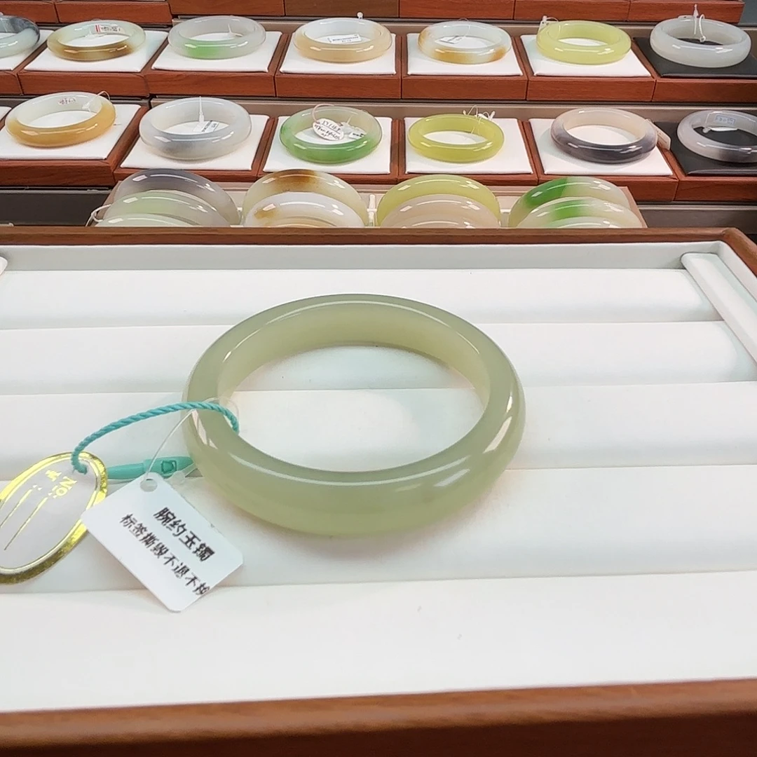 和田玉未镶嵌手镯53晴绿