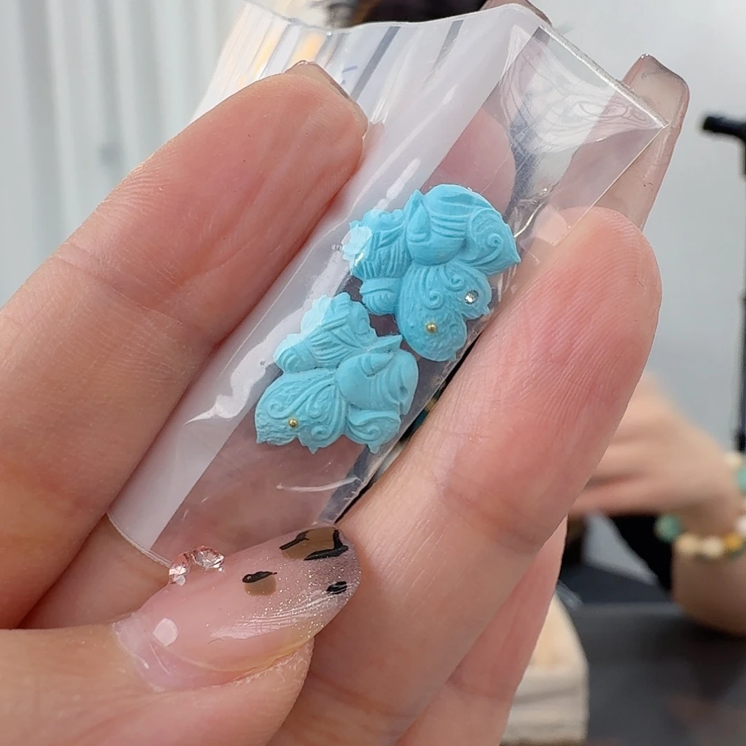 绿松石未镶嵌珠宝奇石